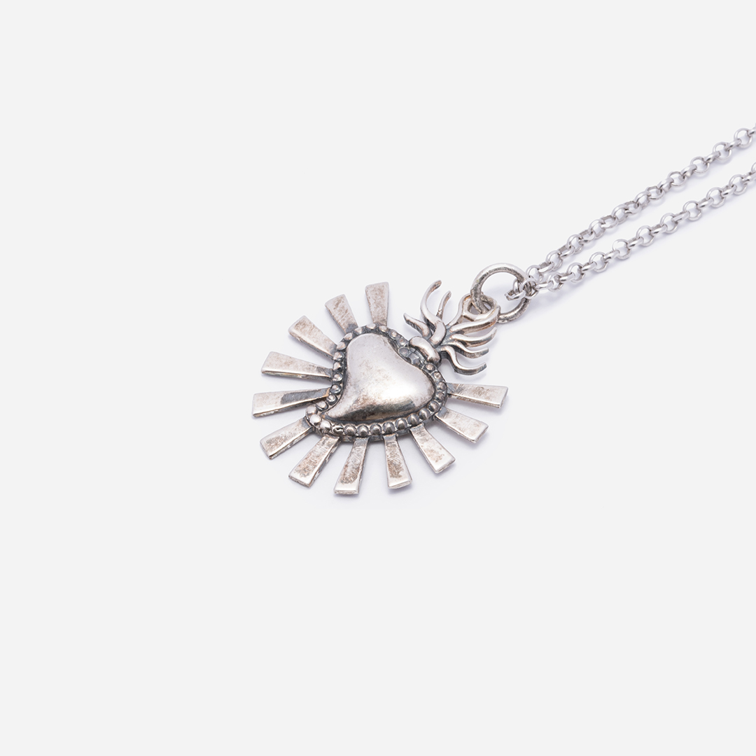 pendenti-collane-pendenti-catena-unisex-argento-bianco-cuore-sacro-trequarti