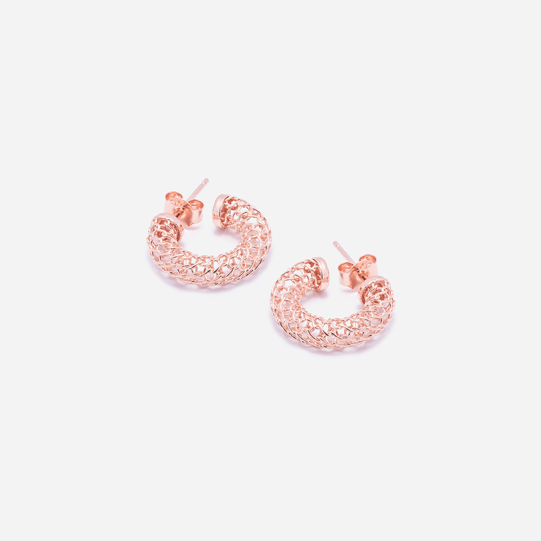 orecchini-donna-into-the-wood-argento-oro-rosa-cerchi-prima-trequarti Orecchini da donna in argento bagnato in oro rosa "Cerchi", prima misura