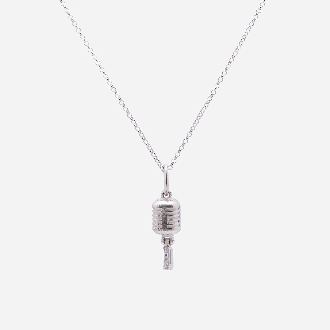 pendenti-collane-massive-pendente-catena-donna-argento-bianco-microfono-fronte