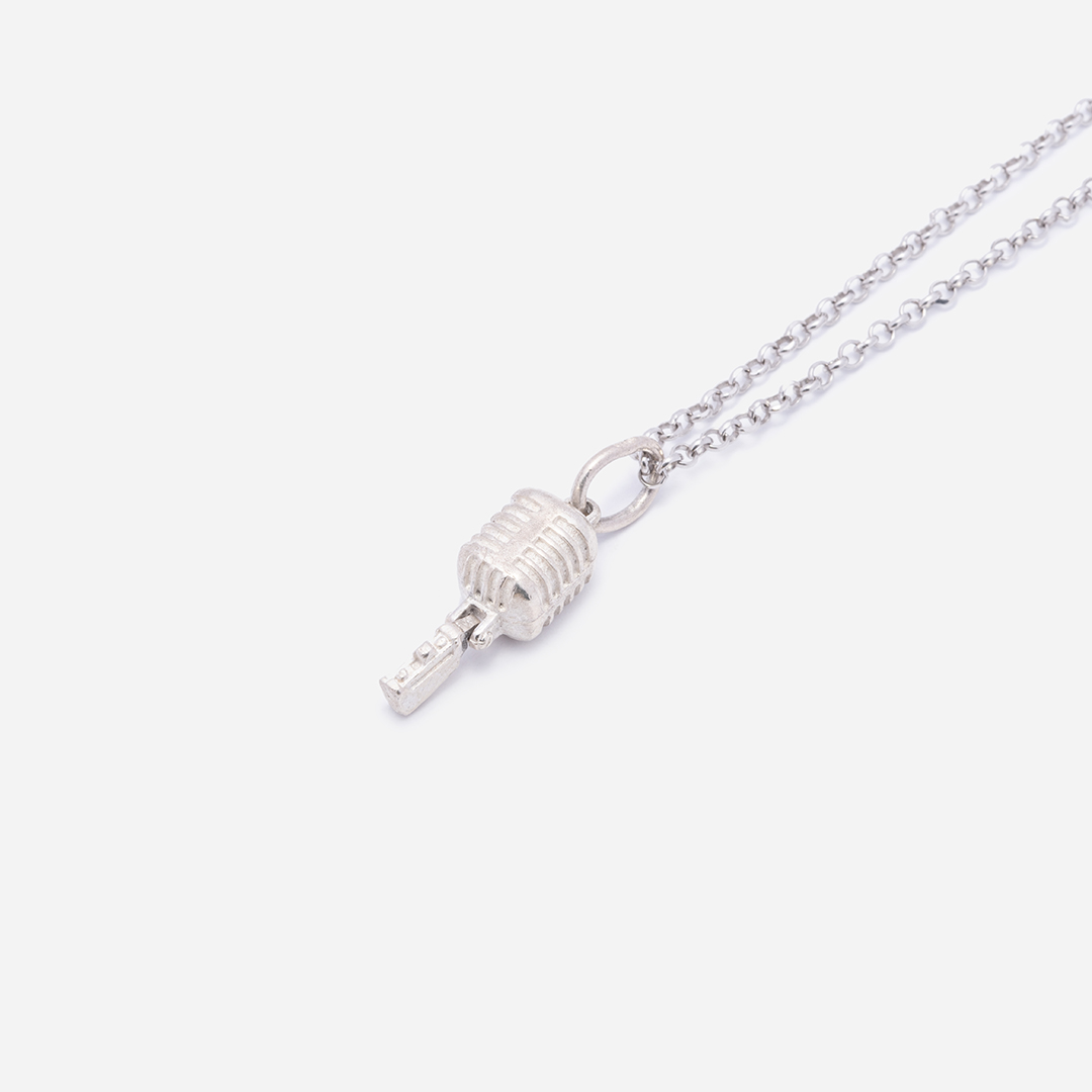pendenti-collane-massive-pendente-catena-donna-argento-bianco-microfono-trequarti
