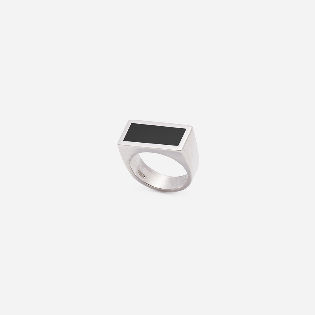 20210622-anelli-unisex-argento-bianco-chevalier-recta-sign-mini-smaltato-trequarti