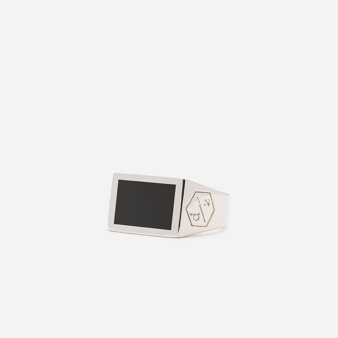 20210622-anelli-unisex-argento-bianco-chevalier-recta-sign-smaltato-fronte